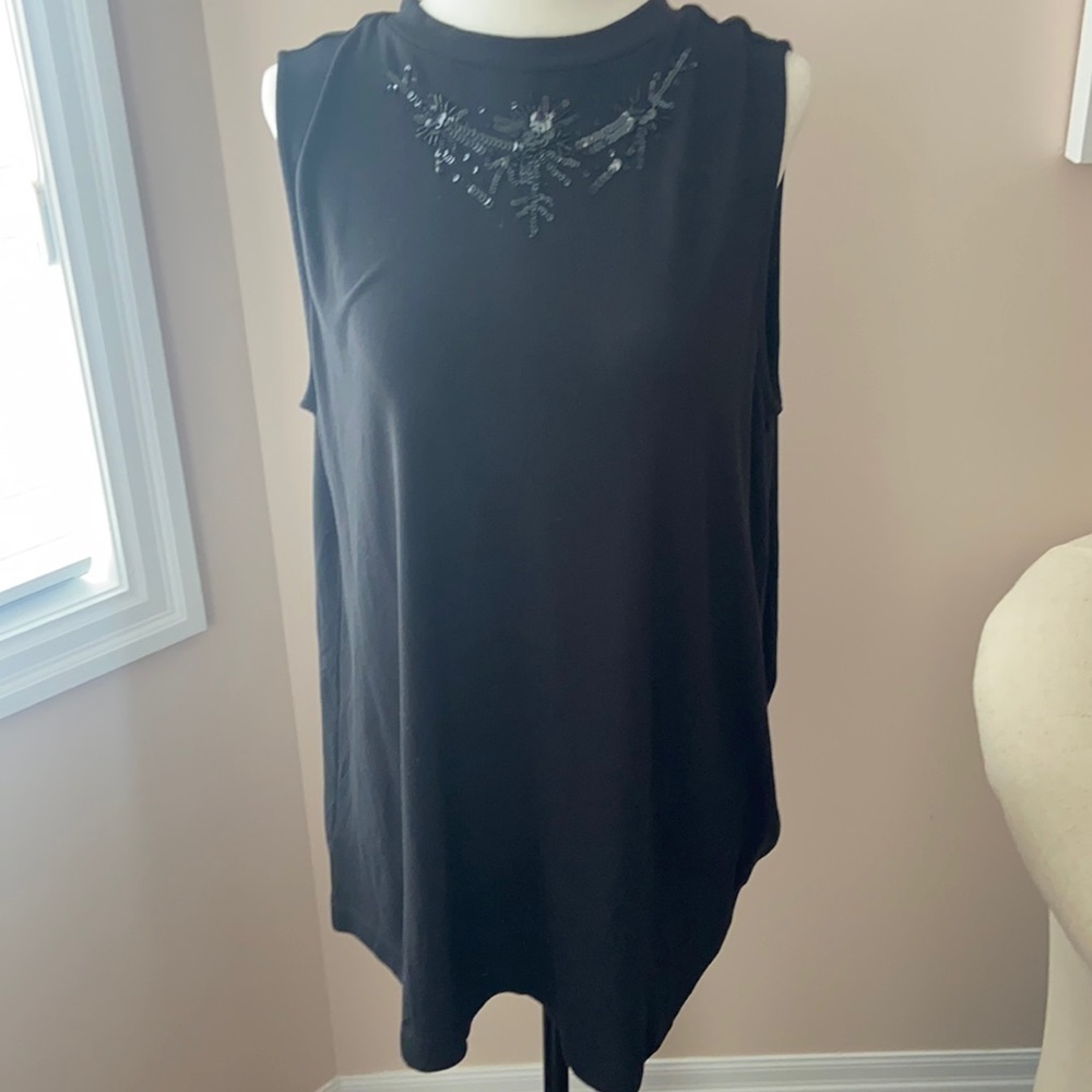 Loft I sleeveless black top